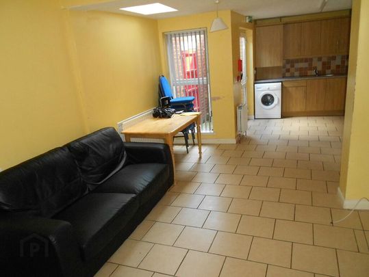 Great Student House, 2 Penrose Street, Queens Quarter, Belfast, BT7 1QX - Photo 1