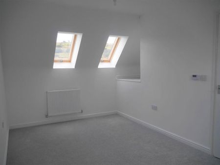 3 bedroom maisonette to rent - Photo 4