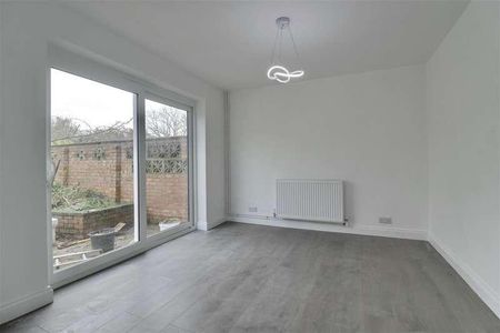 Ashdown, Gosport, PO13 - Photo 2