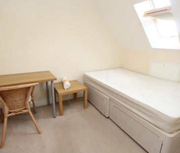 ***STUDENT PROPERTY *** ALL BILLS INCLUDED *** 6 bedroom student pr... - Photo 1