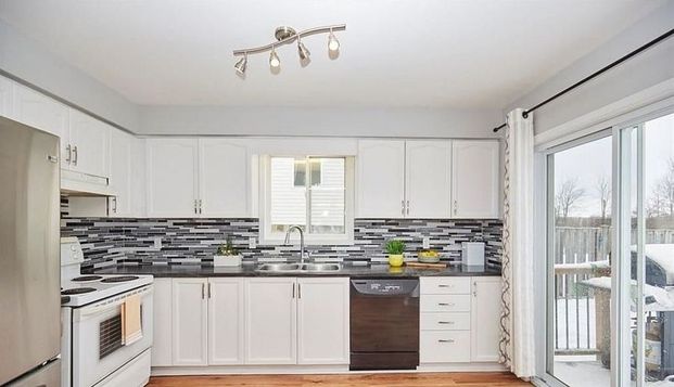 For Lease - 32 WOODLAND Drive, Welland, Ontario - Photo 1