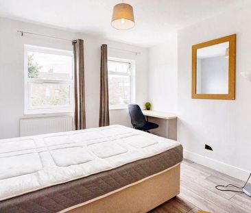 4 bedroom house of multiple occupation to rent - Photo 3