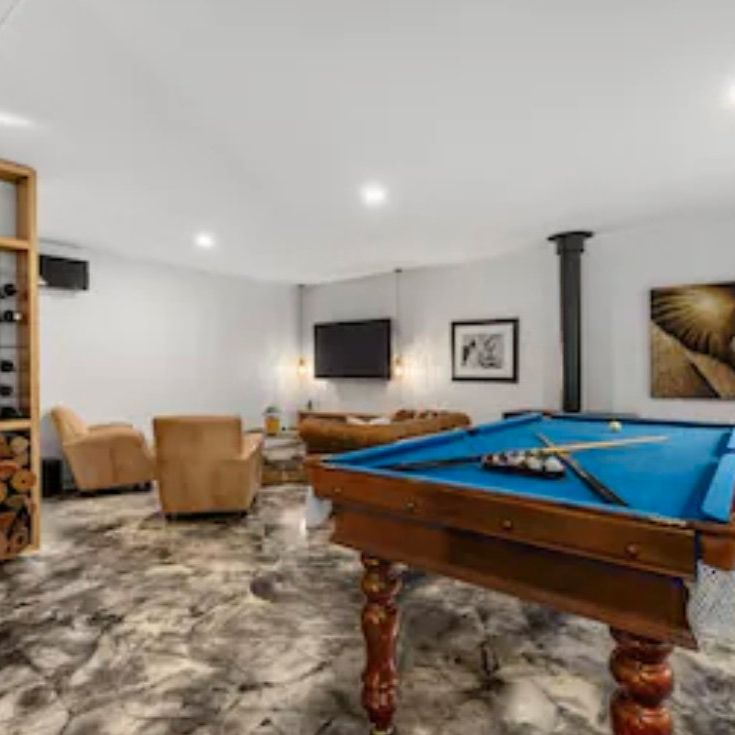 5 Lawrance Grove, - Photo 1