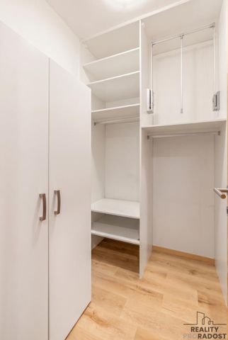 Pronájem bytu 3+kk 90 m2 - Fotografie 3
