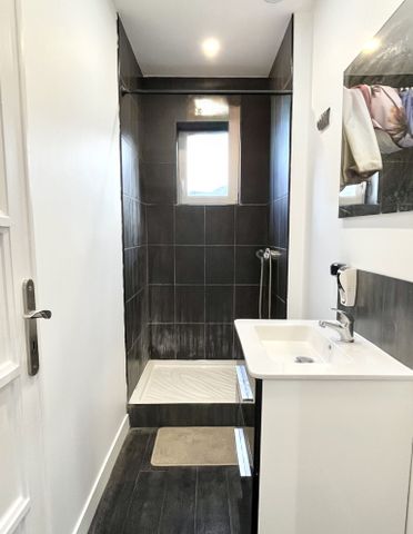 Location Appartement 2 pièces 42m² ROUBAIX 59100 - Photo 4