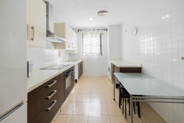 Piso de alquiler en Parque Ayala - Jardín de la Abadía - Huelín - Photo 1