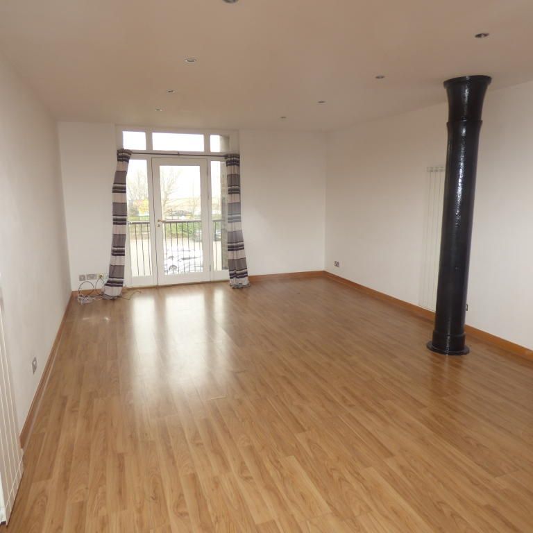 2 Bed Flat, East Float Quay, CH41 - Photo 1