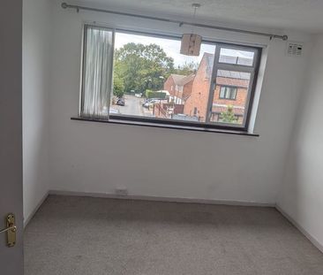 3 Bed Terraced House, Shelfield Close, CV5 - Photo 4