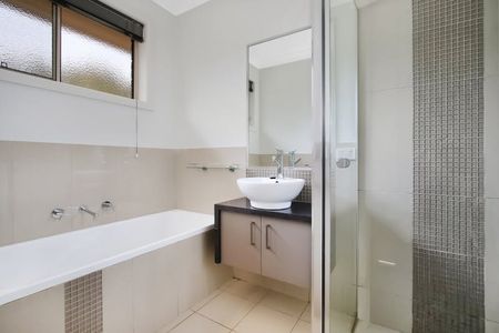 Three Bedroom Townhouse - Photo 5