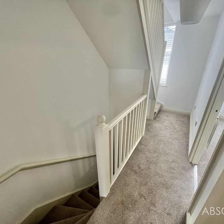 3 bed terraced house to rent in Church Street, Torquay, TQ2 - Photo 1