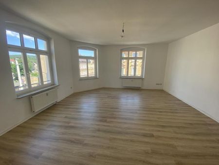 Traumhaft schöne 3 R Wohnung mit EBK - JETZT ZUSCHLAGEN ! - Photo 2