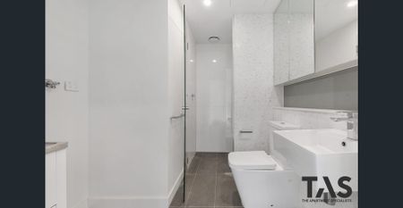 STYLISH & MODERN ONE BEDROOM + STUDY AWAITS YOU! - Photo 5