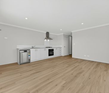 Light, Modern & Low Maintenance. - Photo 4