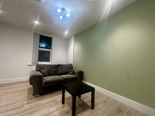 2 Bed Flat, Norfolk Street, CV1 - Photo 1