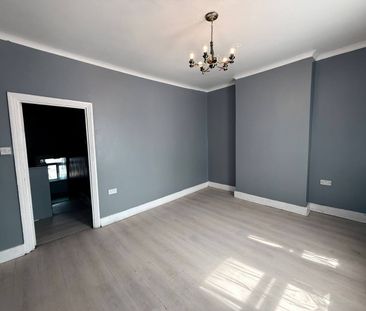 Two-Three bedrooms on first floor top of the shop- Ilford high road - Photo 5