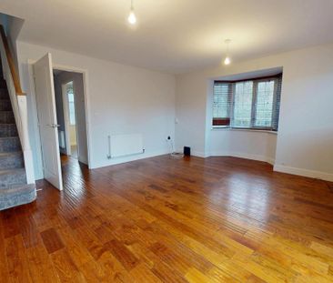 3 bedroom end of terrace house to rent - Photo 1