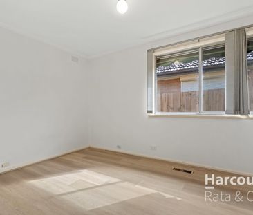 Charming 3-Bedroom Home in Lalor - Photo 2