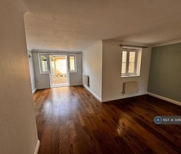 4 bedroom terraced house to rent - Photo 1