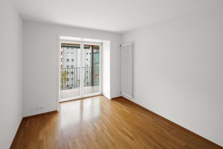 Living right next to Chur train station - Photo 2