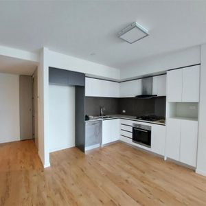 Modern Apartment with Stunning Views - Photo 2