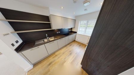 3 bedroom semi-detached house to rent - Photo 2