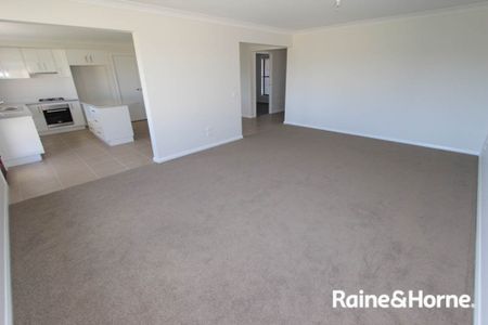 35 Amber Close, Kelso, NSW 2795 - Photo 5