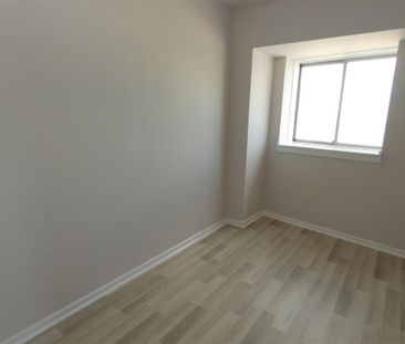 3 bedroom flat to rent - Photo 5