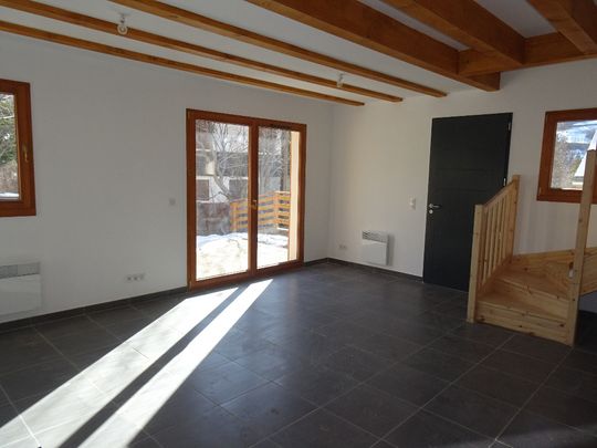 Location Maison 4 pièces 70m² ALLOS 04260 - Photo 1