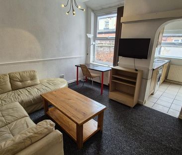 3 bedroom terraced house to rent - Photo 2