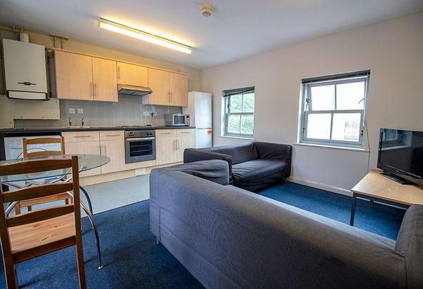 3 bedroom flat to rent - Photo 1