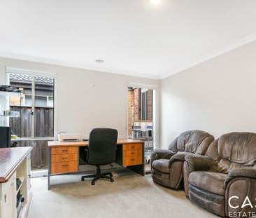 102 William Thwaites Boulevard, Cranbourne North - Photo 1