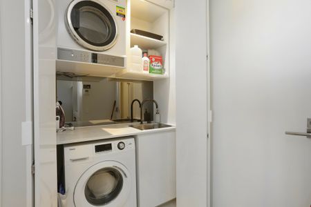 LUXURIOUS APARTMENT IN CENTRAL LOCATION - Photo 5