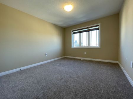 For Lease - 24 Waterlily Way, Hamilton, Ontario - Photo 2