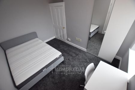 1 bedroom in a house share to rent - Photo 4