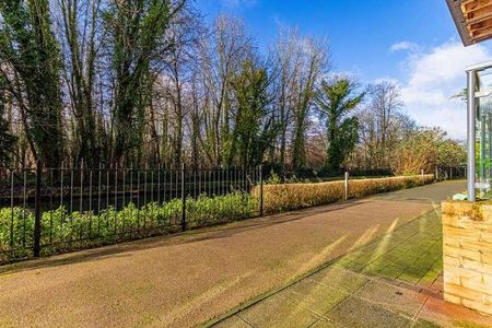 The Embankment, Nash Mills Wharf, HP3 - Photo 2