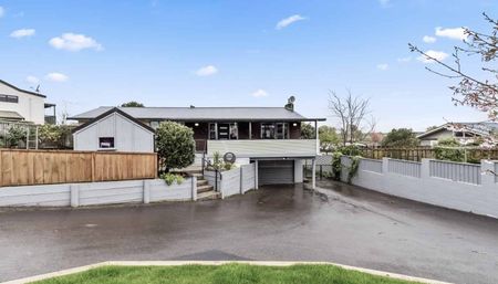 Well-appointed family home! - Photo 3