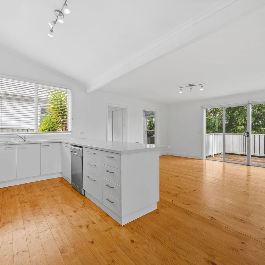 18 Otway St S, Ballarat East VIC 3350 - House For Rent | Domain - Photo 1