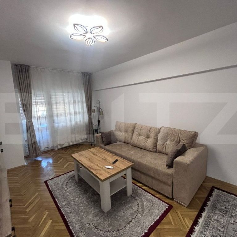 Apartament de inchiriat, cu 2 camere, 54 mp, zona ultracentr - Photo 1