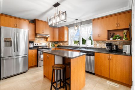 56 Rue François-de-Lauzon, J5R 6W6, J5R 6W6, La - Photo 3