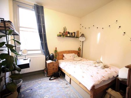 Lovely Mystical Didsbury Street Room 5 - Photo 2