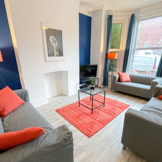 7 Bed Terraced House, Tennyson Road, SO17 - Photo 1