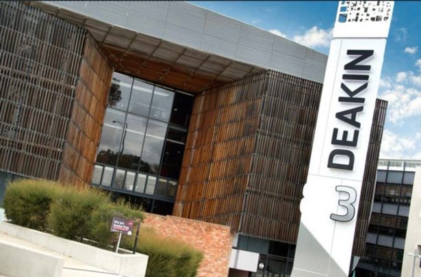 Surrey Hills - Photo 1