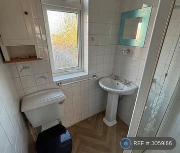 3 bedroom terraced house to rent - Photo 6