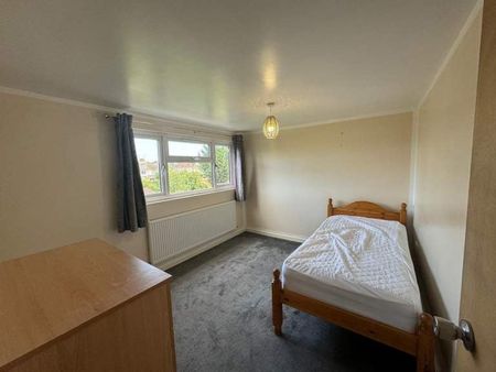 Room in a Shared House, Overstone Road, LU4 - Photo 2