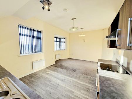 2 bedroom flat to rent - Photo 3