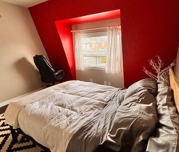 For Lease - 228 Linsmore Crescent, Toronto, Ontario - Photo 4