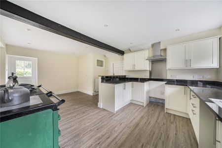 4 bedroom detached house to rent - Photo 2