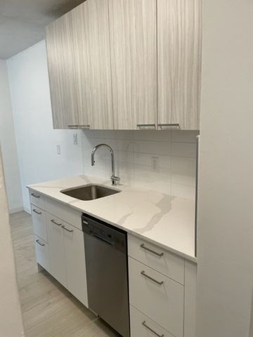 Westwood Towers - Photo 5