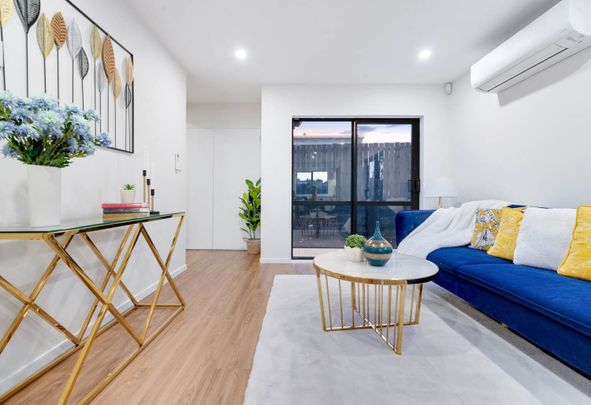 WATTLE DOWNS, 3 BEDROOMS - Photo 1