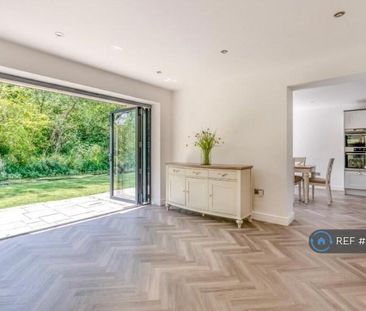 4 bedroom detached house to rent - Photo 4